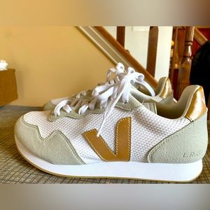 NEW Veja SDU Alvomesh in White Platine
